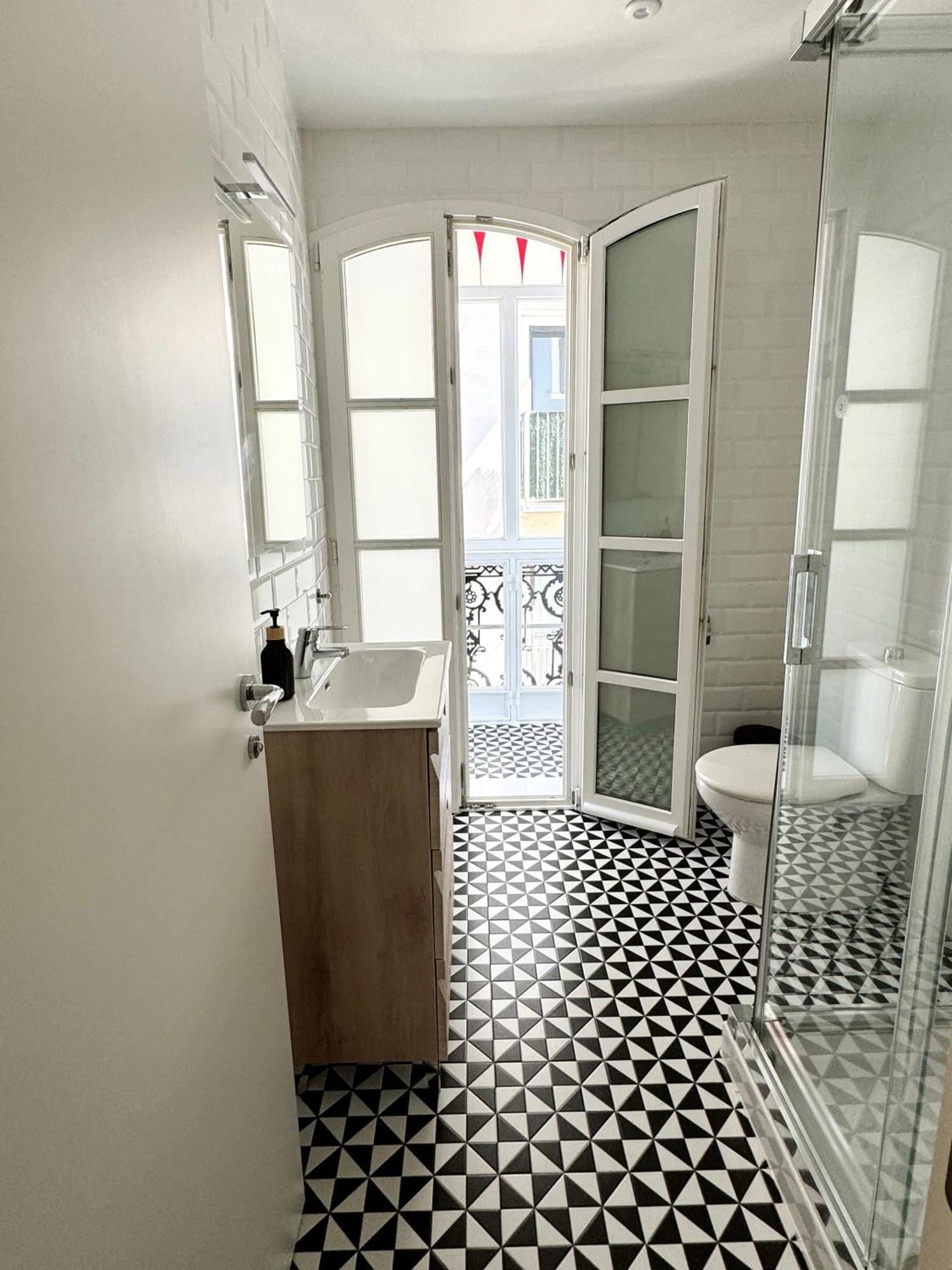 Fabulous City Centre Apartment - Grand Central House Гибралтар Екстериор снимка