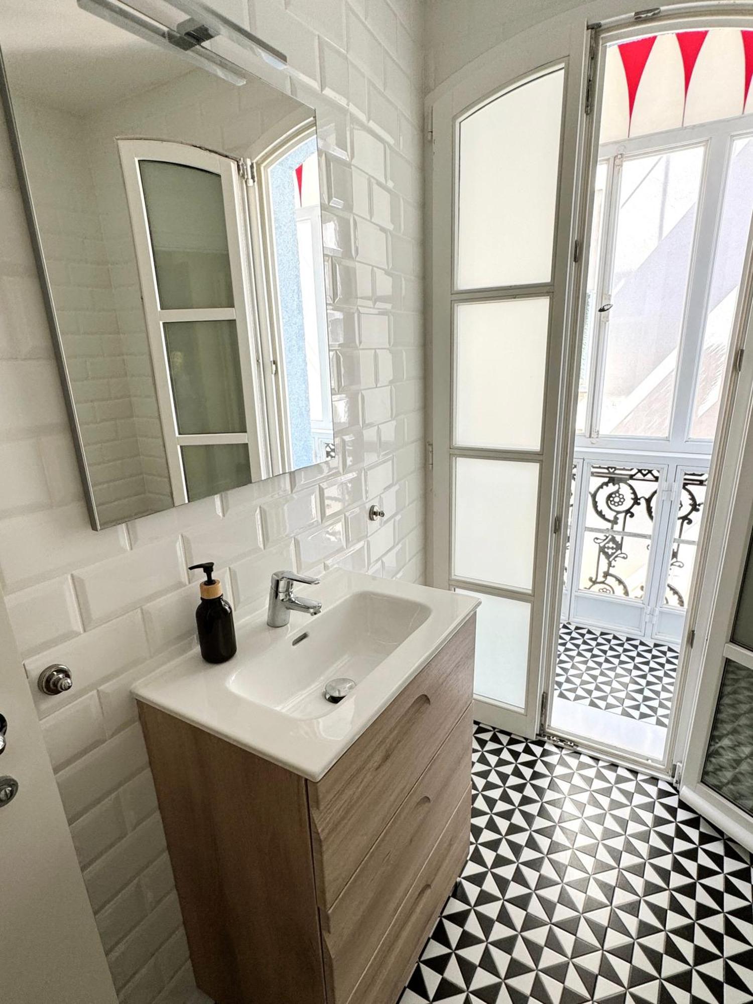 Fabulous City Centre Apartment - Grand Central House Гибралтар Екстериор снимка