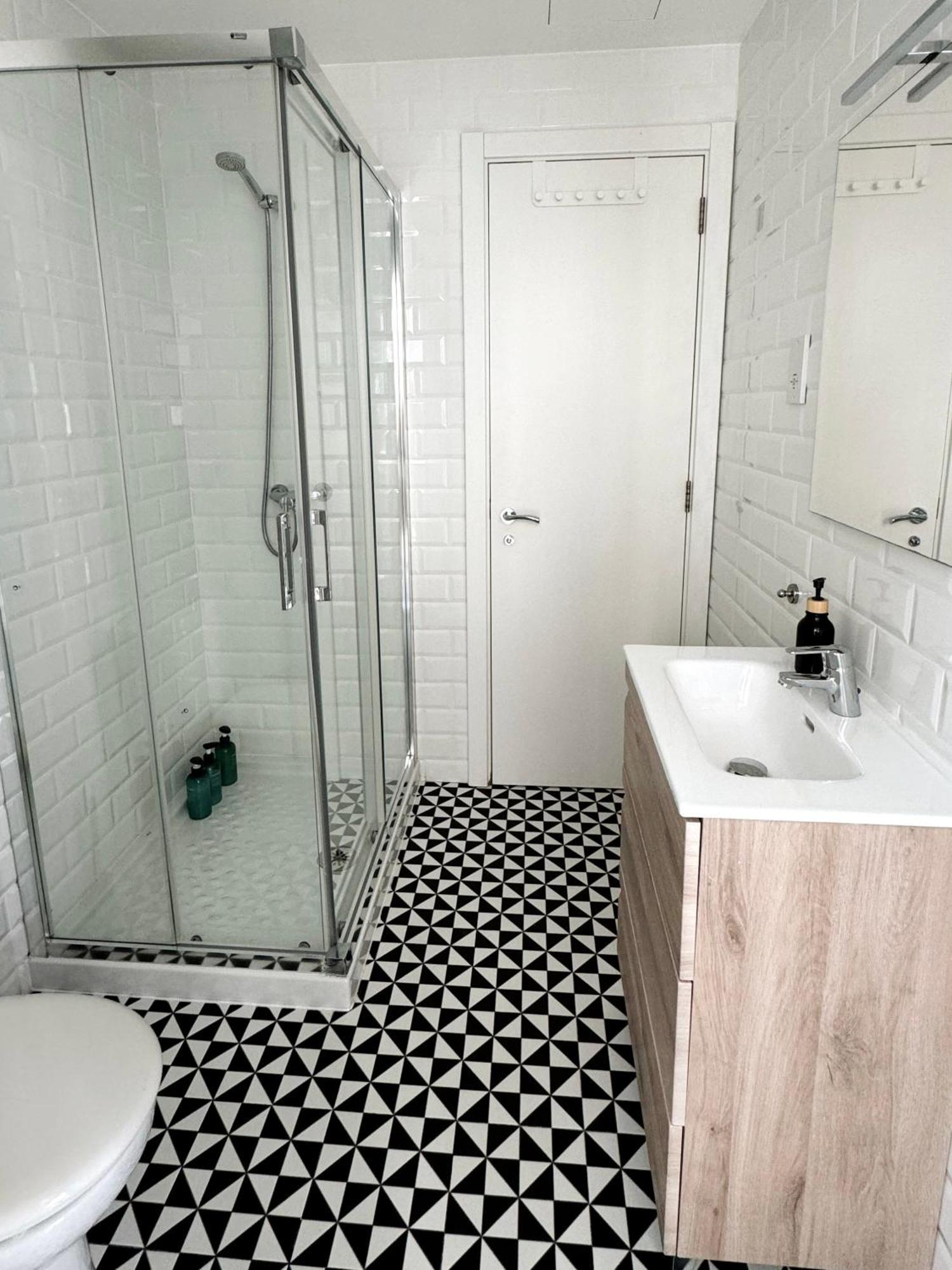 Fabulous City Centre Apartment - Grand Central House Гибралтар Екстериор снимка