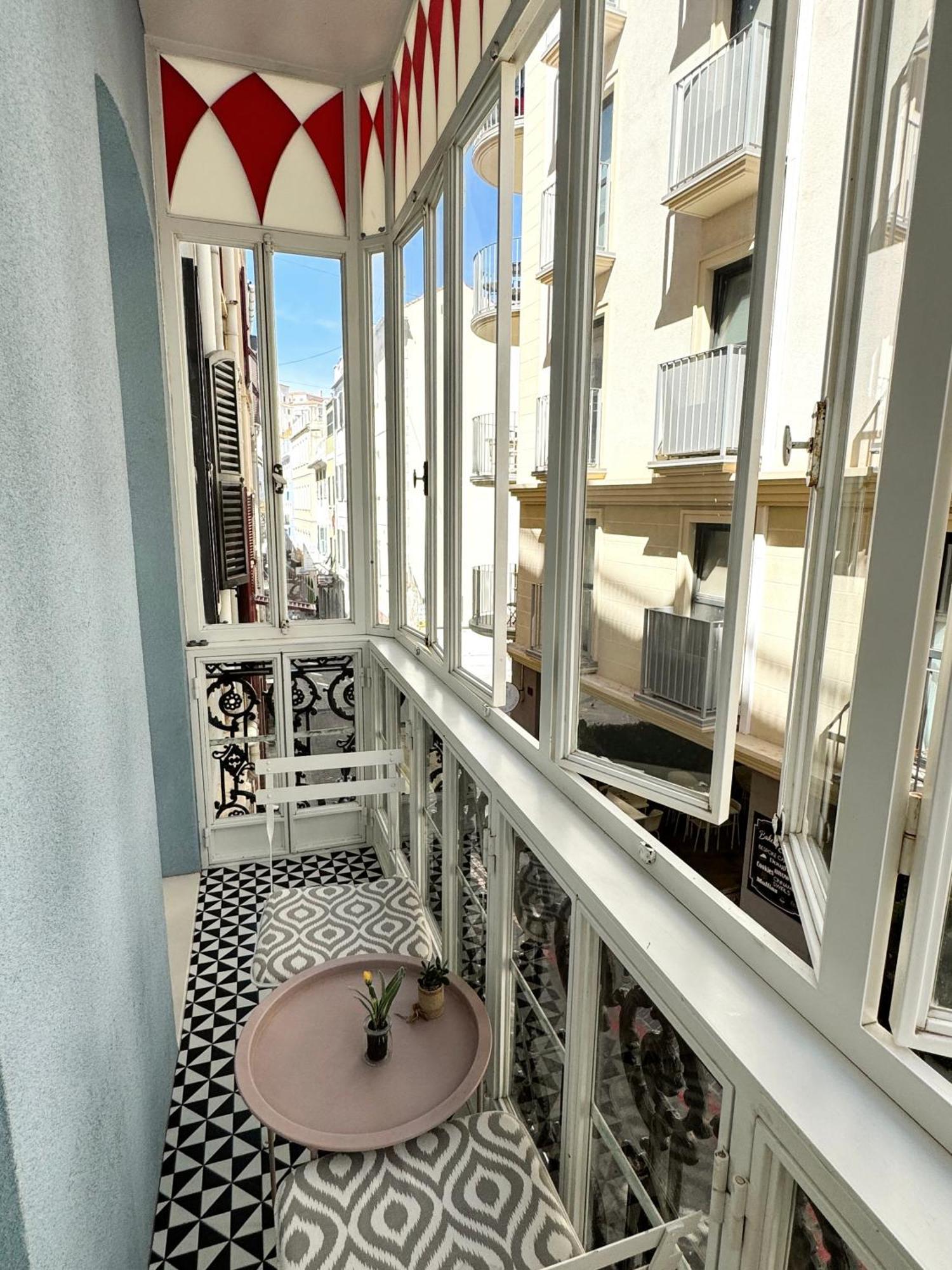 Fabulous City Centre Apartment - Grand Central House Гибралтар Екстериор снимка