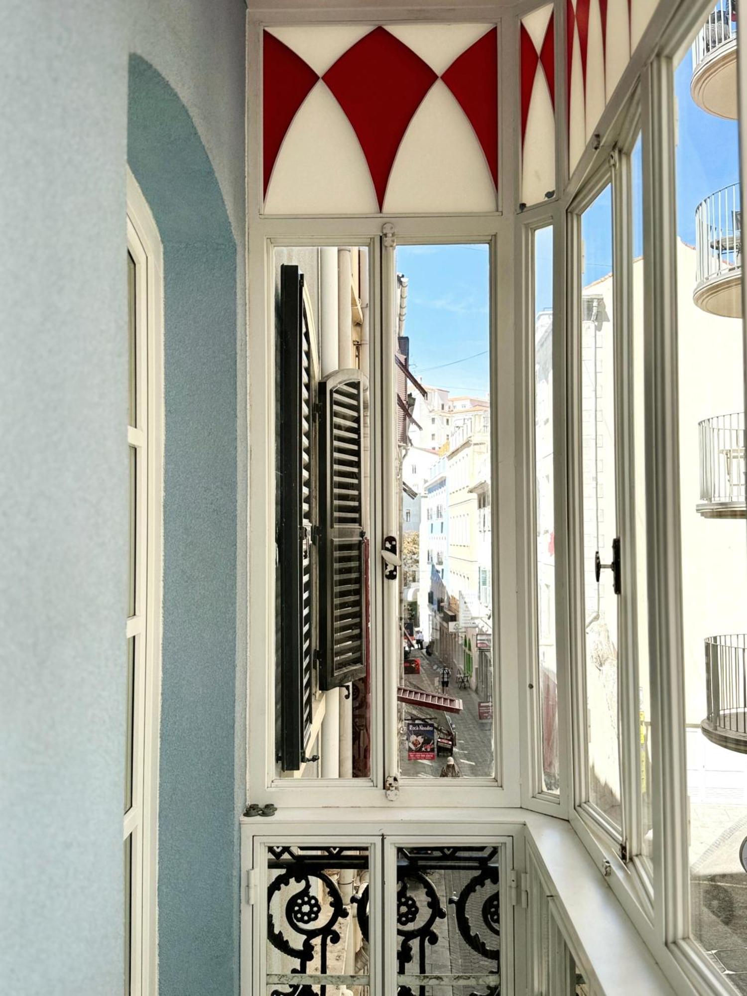 Fabulous City Centre Apartment - Grand Central House Гибралтар Екстериор снимка