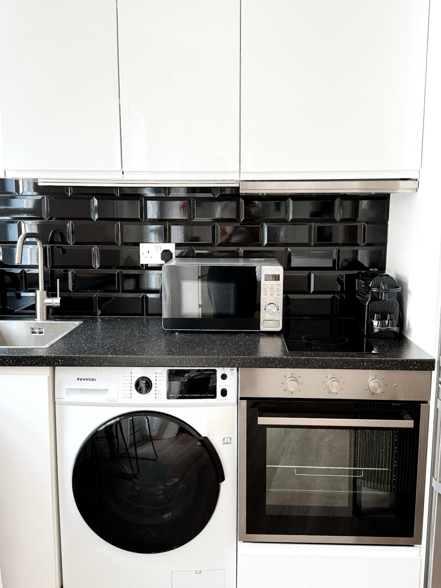 Fabulous City Centre Apartment - Grand Central House Гибралтар Екстериор снимка